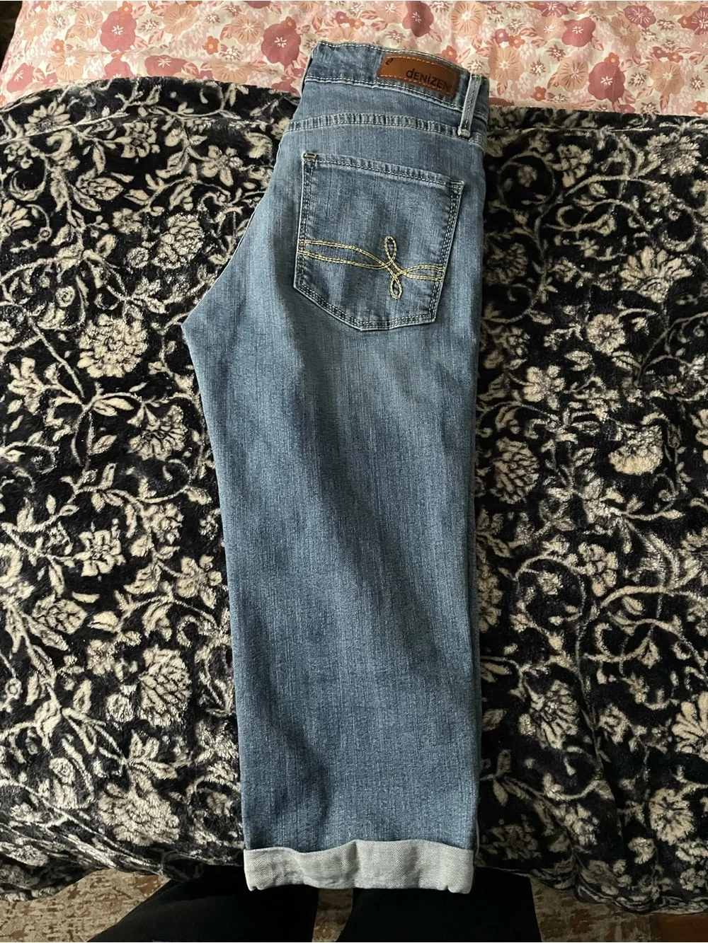 Capri Jeans - Picture 2 of 10